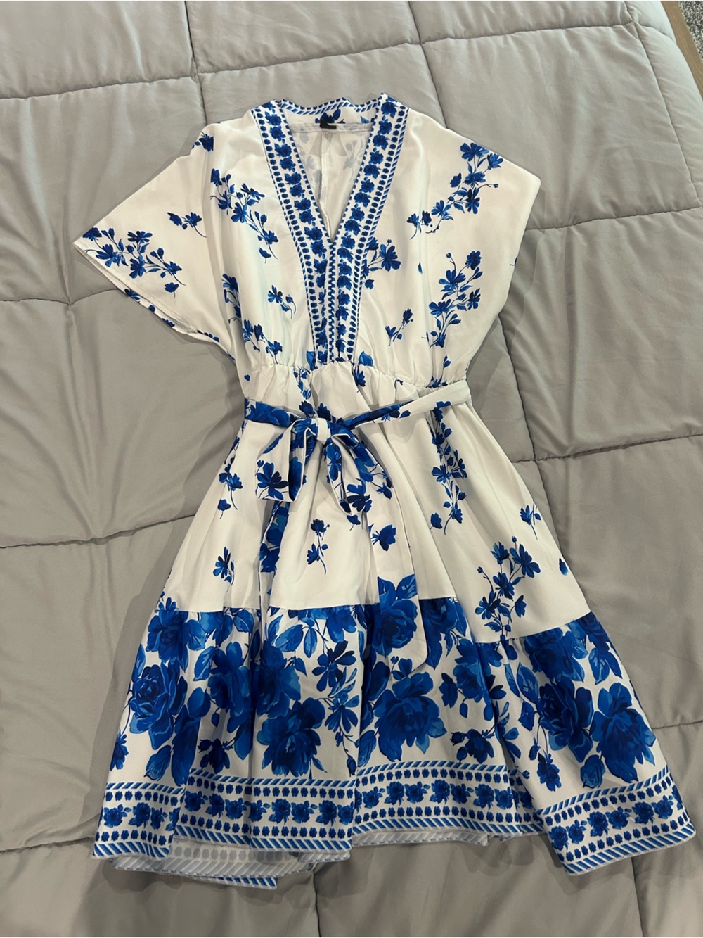 SHEIN White and Blue Floral Tie-Waist Tunic Dress